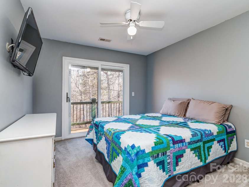 8723 Crestview Drive, Waxhaw, NC 28173.  MLS# CAR4376325, YatesRealty ID 20609. 
