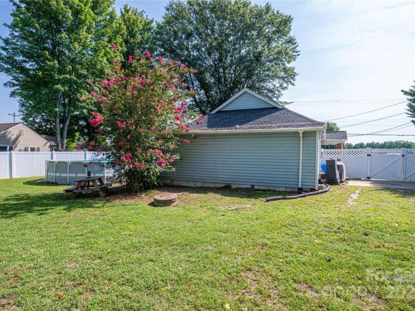 1537 Piedmont Avenue, Kings Mountain, NC 28086.  MLS# CAR4173964, YatesRealty ID 2061. 