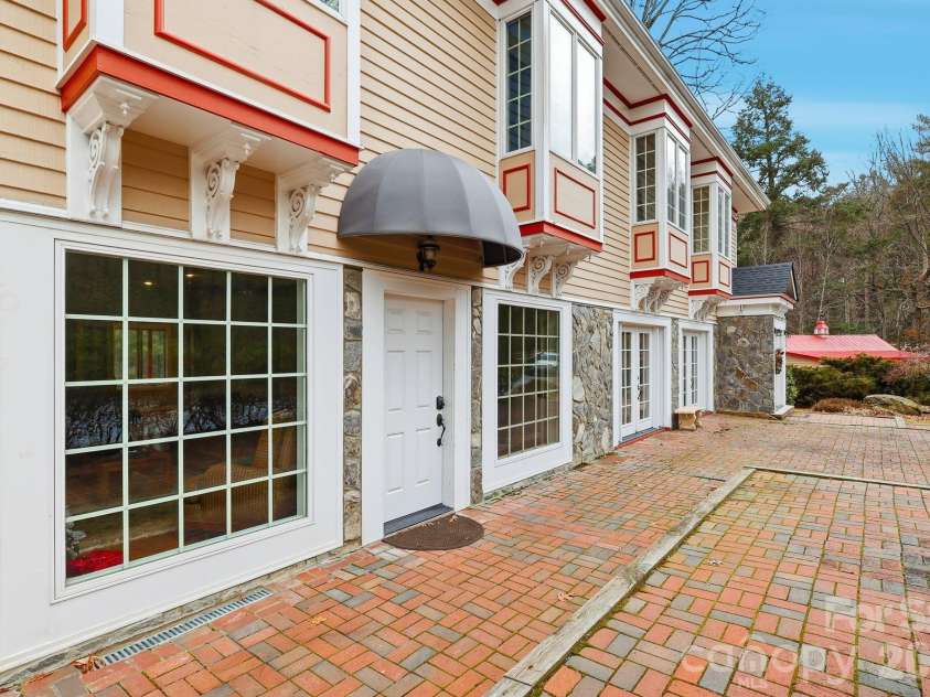 1644 Broadstone Road, Banner Elk, NC 28604.  MLS# CAR4349830, YatesRealty ID 2061. 