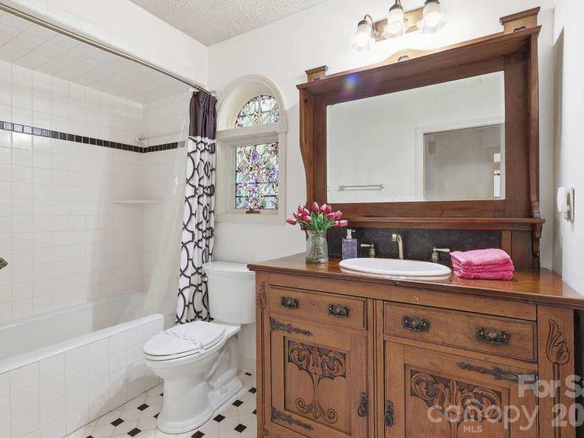 1644 Broadstone Road, Banner Elk, NC 28604.  MLS# CAR4349830, YatesRealty ID 2061. Full Bathroom Second Level