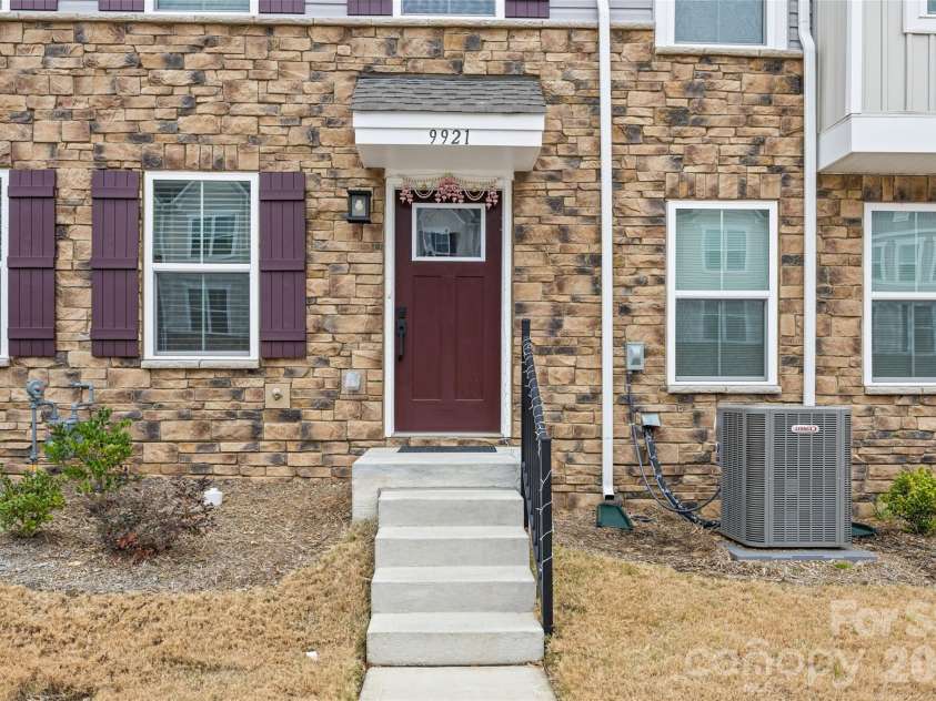 9921 Oaklawn Boulevard, Huntersville, NC 28078.  MLS# CAR4334672, YatesRealty ID 2061. 