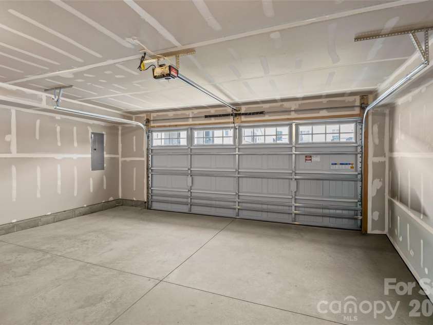 9921 Oaklawn Boulevard, Huntersville, NC 28078.  MLS# CAR4334672, YatesRealty ID 2061. 