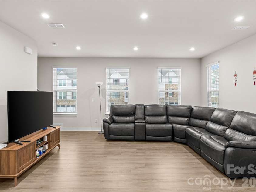 9921 Oaklawn Boulevard, Huntersville, NC 28078.  MLS# CAR4334672, YatesRealty ID 2061. 