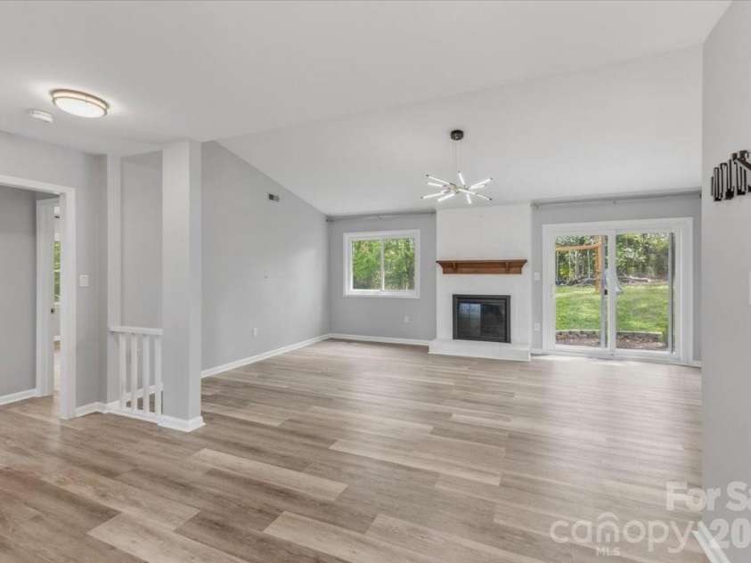 2516 Turnberry Lane, Charlotte, NC 28210.  MLS# CAR4366425, YatesRealty ID 20610. 
