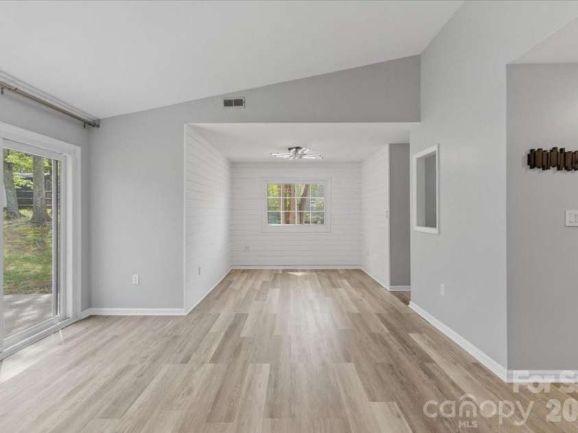 2516 Turnberry Lane, Charlotte, NC 28210.  MLS# CAR4366425, YatesRealty ID 20610. 
