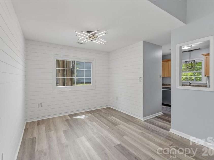 2516 Turnberry Lane, Charlotte, NC 28210.  MLS# CAR4366425, YatesRealty ID 20610. 