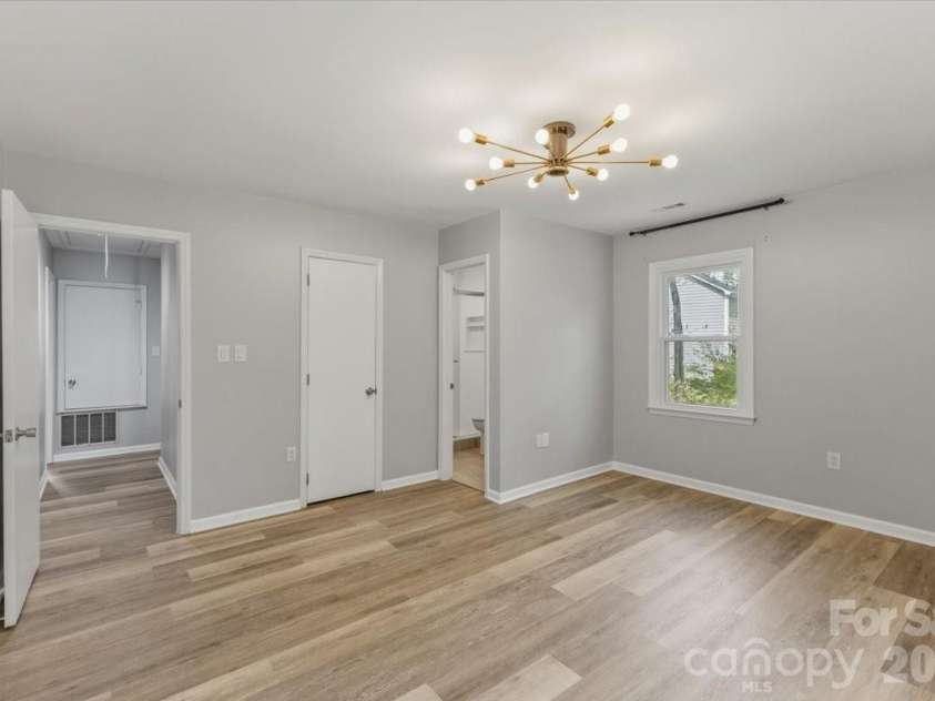 2516 Turnberry Lane, Charlotte, NC 28210.  MLS# CAR4366425, YatesRealty ID 20610. 