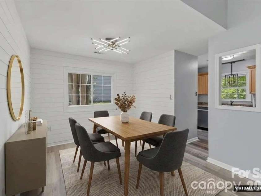 2516 Turnberry Lane, Charlotte, NC 28210.  MLS# CAR4366425, YatesRealty ID 20610. 