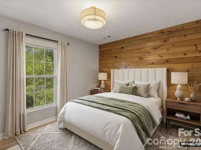 2516 Turnberry Lane, Charlotte, NC 28210.  MLS# CAR4366425, YatesRealty ID 20610. 