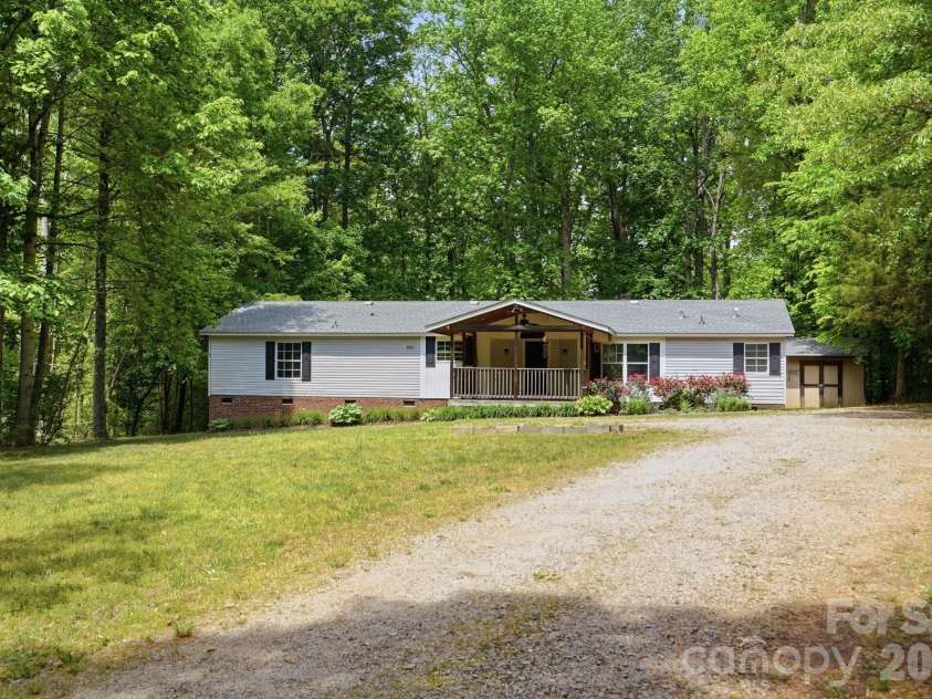 4965 Mundy Lane, Denver, NC 28037.  MLS# CAR4378943, YatesRealty ID 20611. 