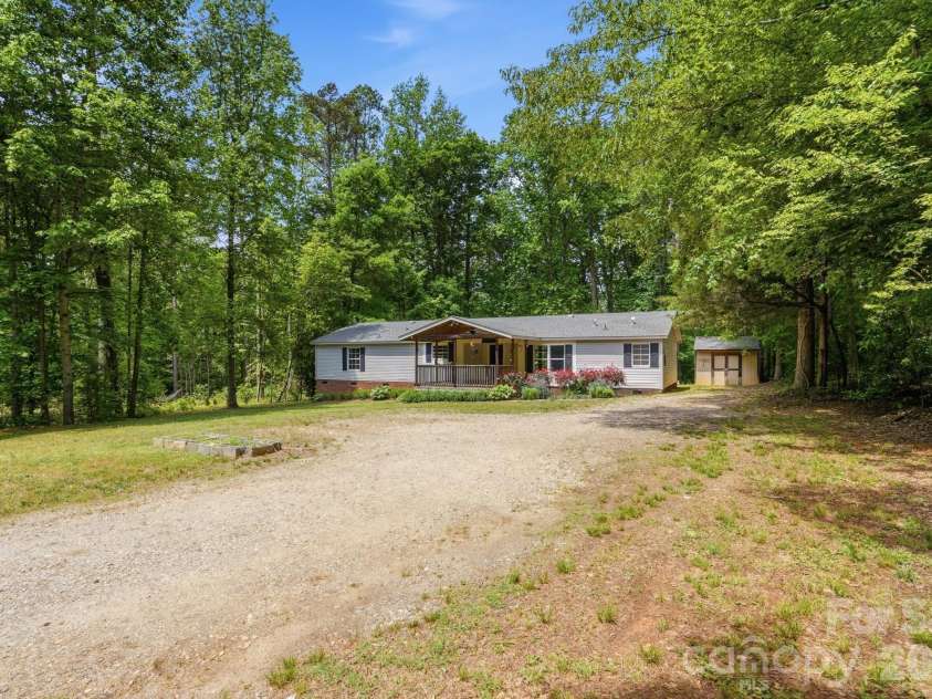 4965 Mundy Lane, Denver, NC 28037.  MLS# CAR4378943, YatesRealty ID 20611. 