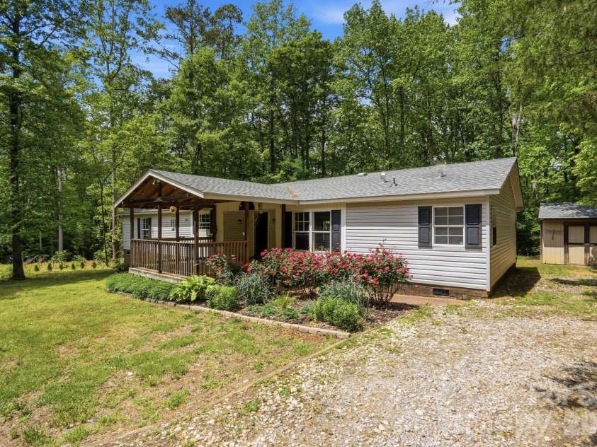 4965 Mundy Lane, Denver, NC 28037.  MLS# CAR4378943, YatesRealty ID 20611. 