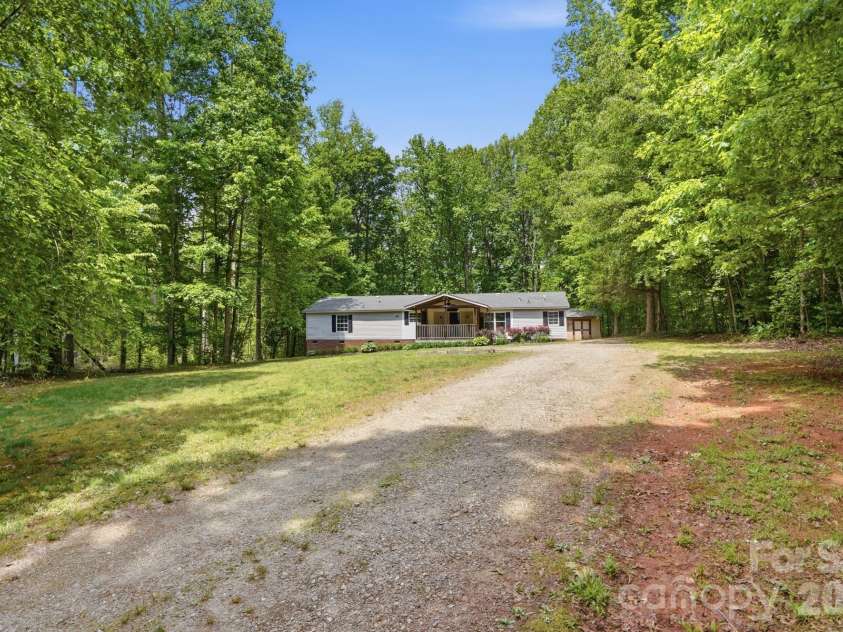 4965 Mundy Lane, Denver, NC 28037.  MLS# CAR4378943, YatesRealty ID 20611. 