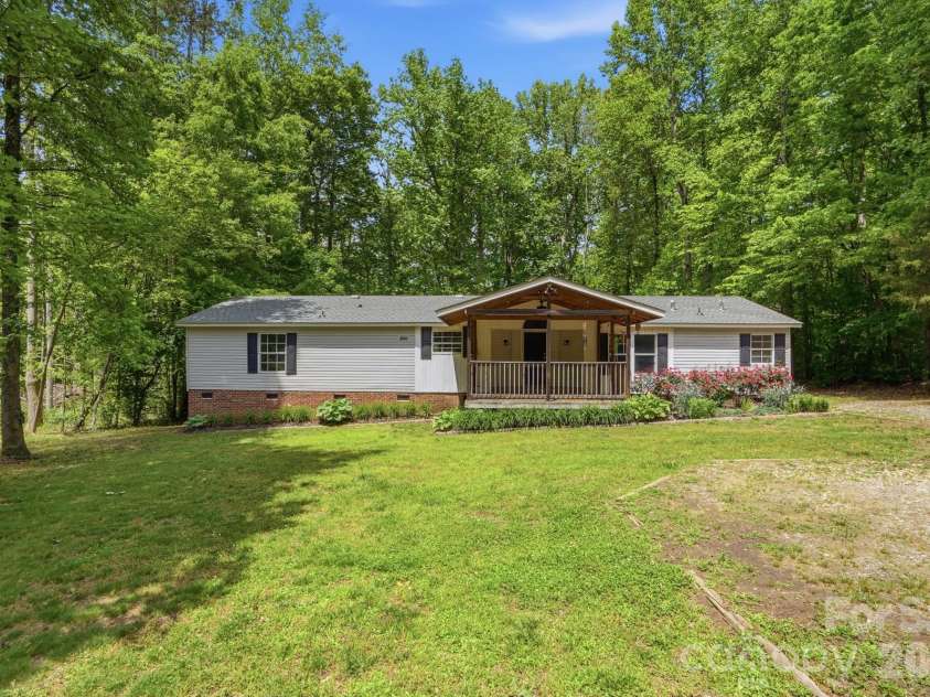 4965 Mundy Lane, Denver, NC 28037.  MLS# CAR4378943, YatesRealty ID 20611. 