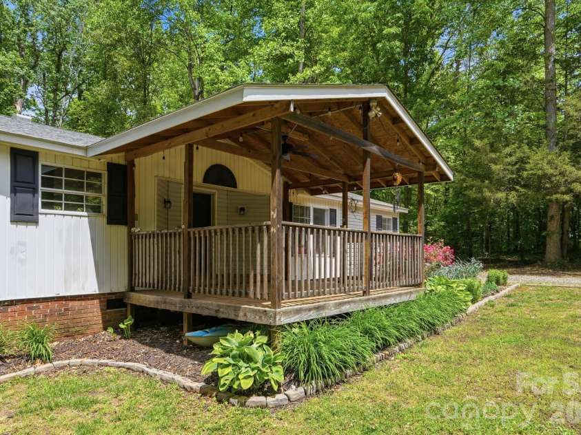 4965 Mundy Lane, Denver, NC 28037.  MLS# CAR4378943, YatesRealty ID 20611. 