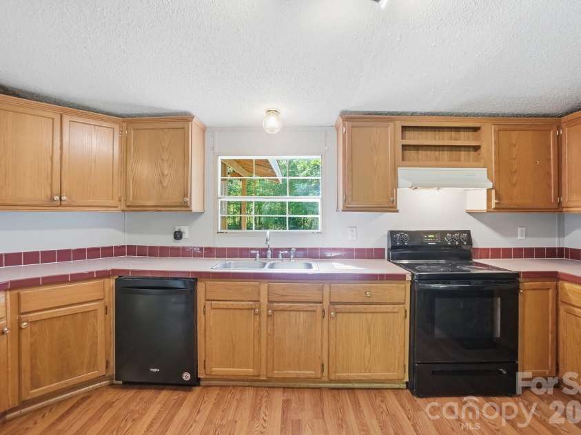 4965 Mundy Lane, Denver, NC 28037.  MLS# CAR4378943, YatesRealty ID 20611. 