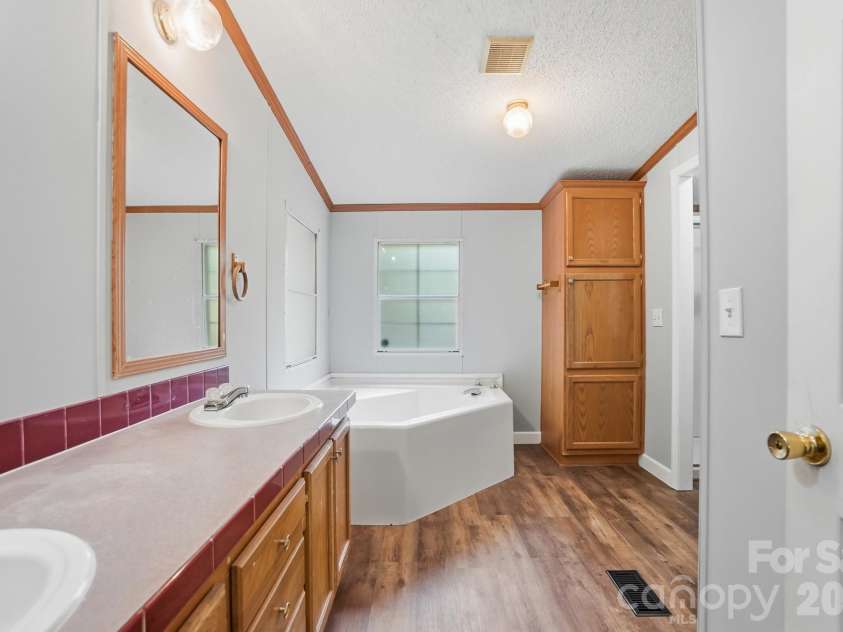 4965 Mundy Lane, Denver, NC 28037.  MLS# CAR4378943, YatesRealty ID 20611. 
