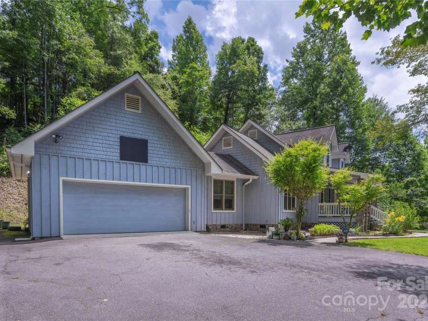 98 Choga Ridge, Whittier, NC 28789.  MLS# CAR4270600, YatesRealty ID 20612. 