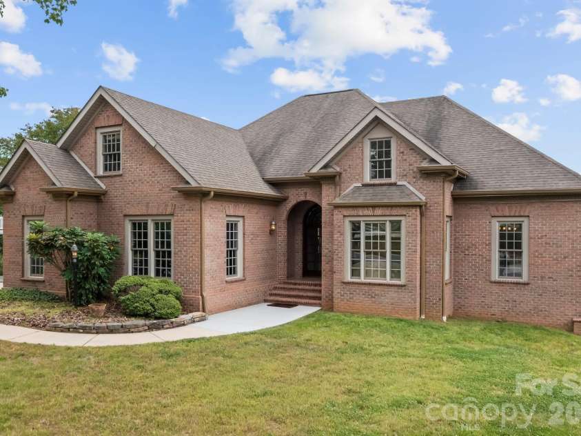 221 Windemere Isle Road, Statesville, NC 28677.  MLS# CAR4377270, YatesRealty ID 20613. 
