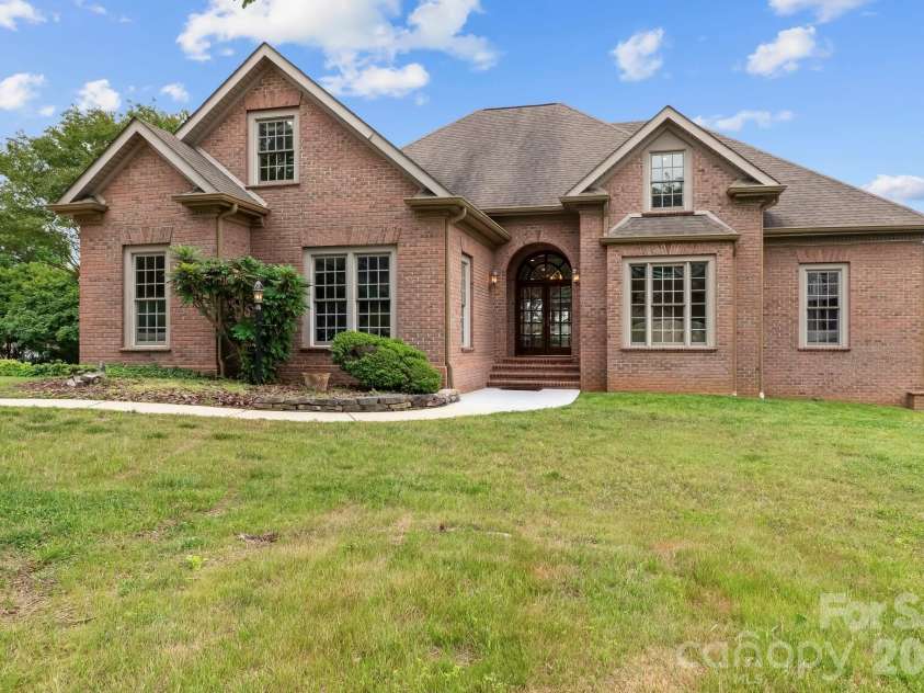 221 Windemere Isle Road, Statesville, NC 28677.  MLS# CAR4377270, YatesRealty ID 20613. 