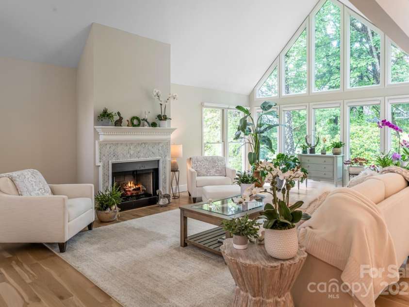 112 Broadmoor Drive, Flat Rock, NC 28731.  MLS# CAR4272453, YatesRealty ID 20614. 