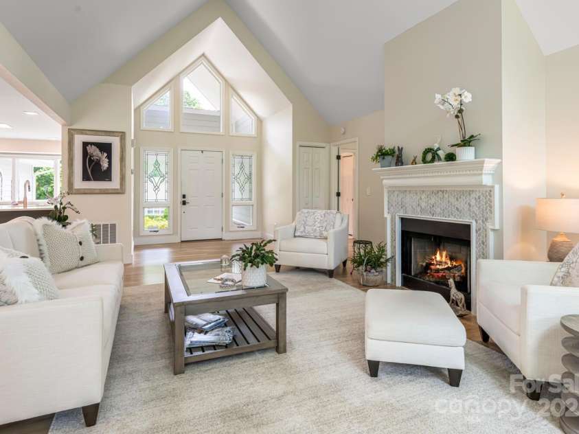 112 Broadmoor Drive, Flat Rock, NC 28731.  MLS# CAR4272453, YatesRealty ID 20614. 