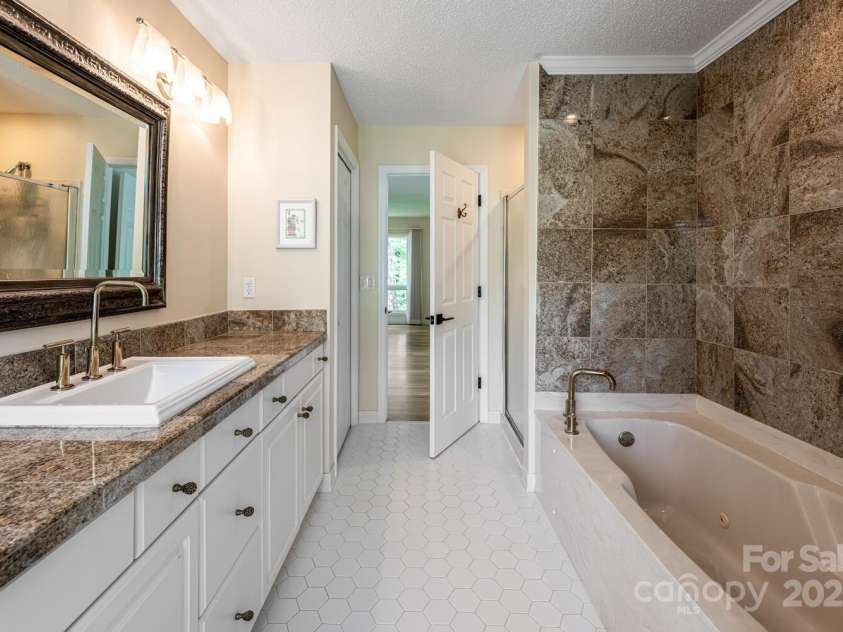 112 Broadmoor Drive, Flat Rock, NC 28731.  MLS# CAR4272453, YatesRealty ID 20614. 