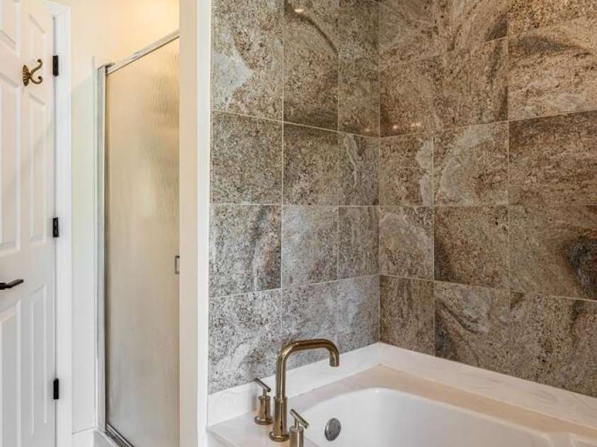 112 Broadmoor Drive, Flat Rock, NC 28731.  MLS# CAR4272453, YatesRealty ID 20614. 