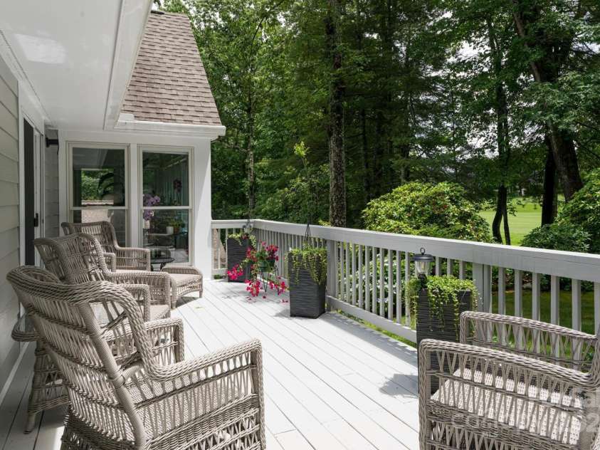 112 Broadmoor Drive, Flat Rock, NC 28731.  MLS# CAR4272453, YatesRealty ID 20614. 