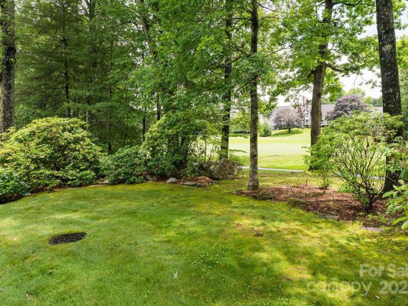 112 Broadmoor Drive, Flat Rock, NC 28731.  MLS# CAR4272453, YatesRealty ID 20614. 