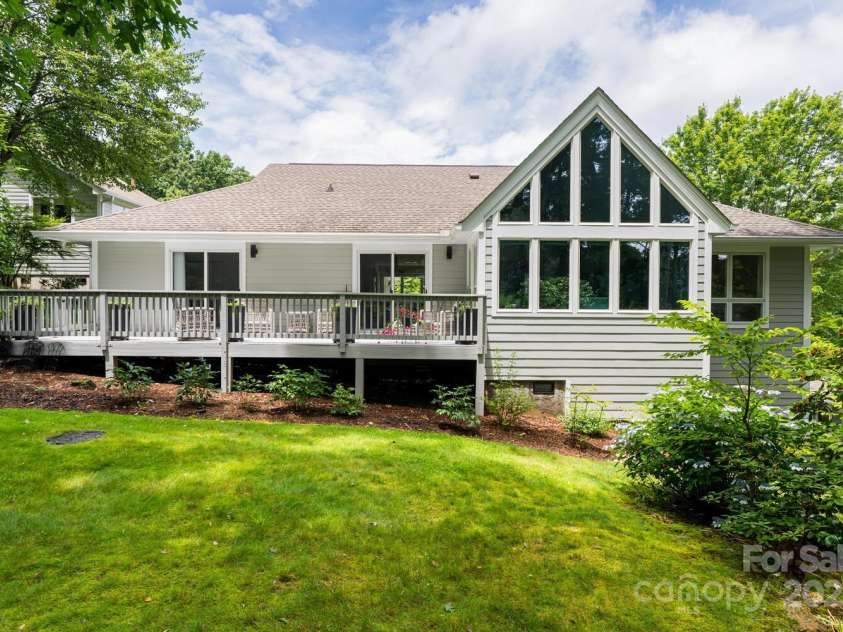 112 Broadmoor Drive, Flat Rock, NC 28731.  MLS# CAR4272453, YatesRealty ID 20614. 