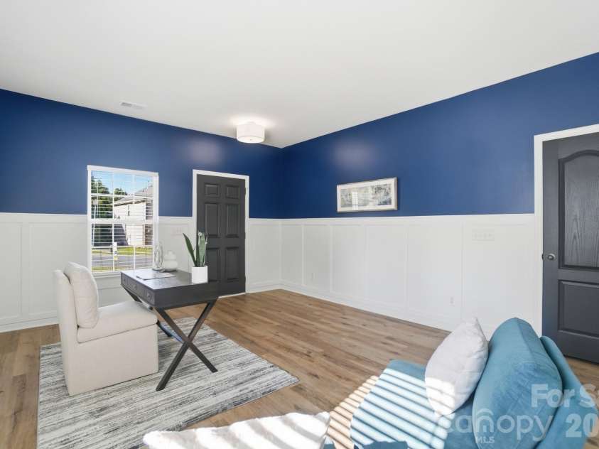 9713 Falling Stream Drive, Charlotte, NC 28214.  MLS# CAR4367748, YatesRealty ID 20617. 