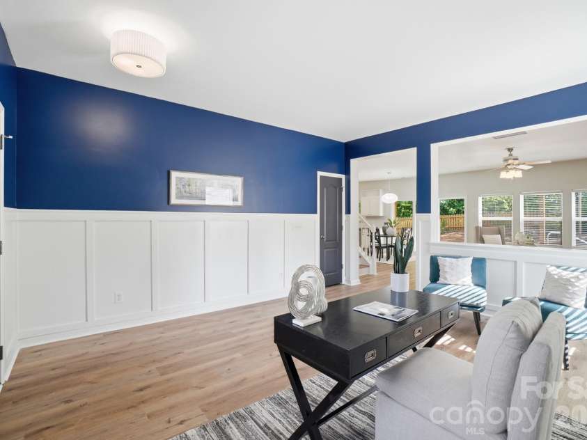 9713 Falling Stream Drive, Charlotte, NC 28214.  MLS# CAR4367748, YatesRealty ID 20617. 