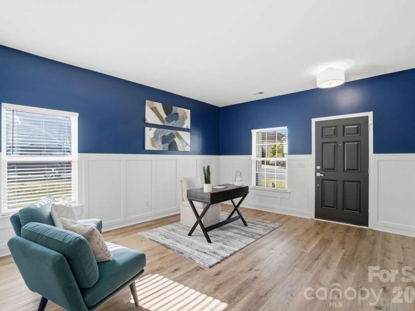 9713 Falling Stream Drive, Charlotte, NC 28214.  MLS# CAR4367748, YatesRealty ID 20617. 