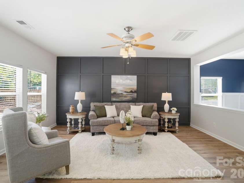 9713 Falling Stream Drive, Charlotte, NC 28214.  MLS# CAR4367748, YatesRealty ID 20617. 