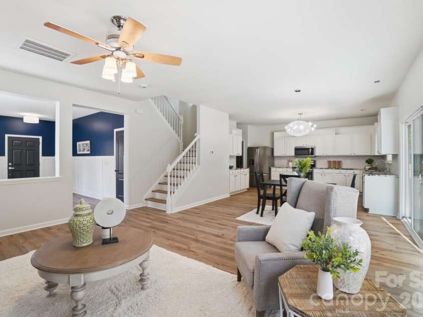 9713 Falling Stream Drive, Charlotte, NC 28214.  MLS# CAR4367748, YatesRealty ID 20617. 