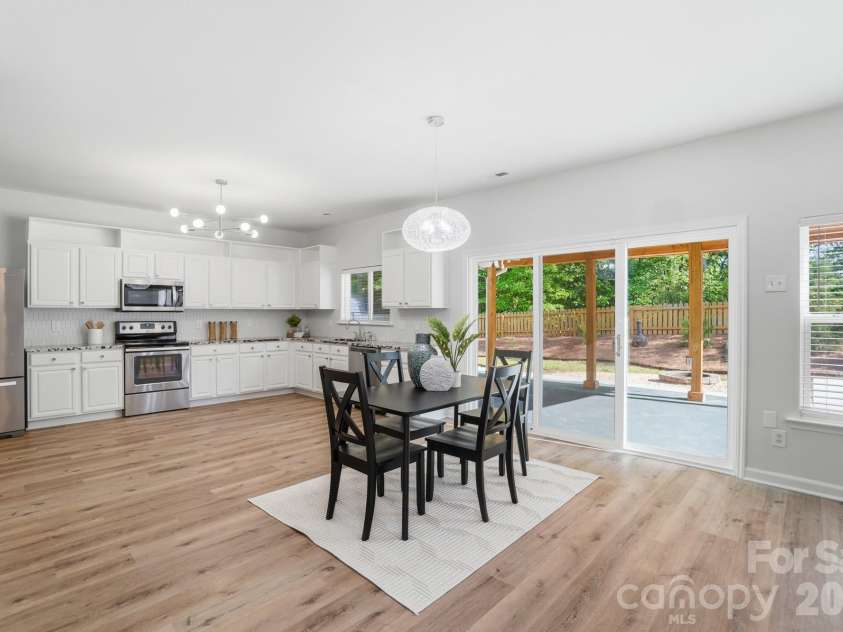 9713 Falling Stream Drive, Charlotte, NC 28214.  MLS# CAR4367748, YatesRealty ID 20617. 