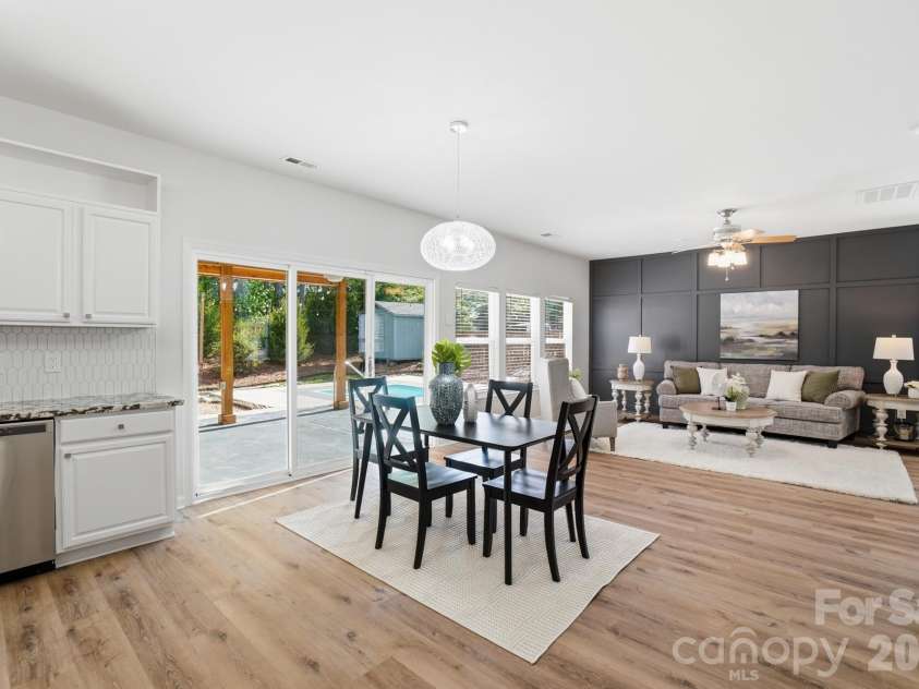9713 Falling Stream Drive, Charlotte, NC 28214.  MLS# CAR4367748, YatesRealty ID 20617. 