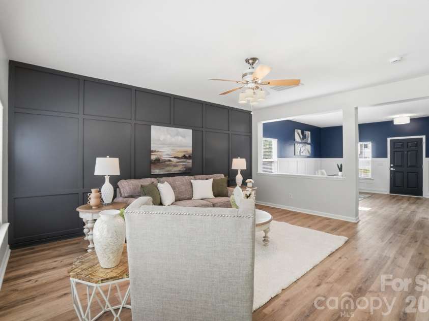 9713 Falling Stream Drive, Charlotte, NC 28214.  MLS# CAR4367748, YatesRealty ID 20617. 