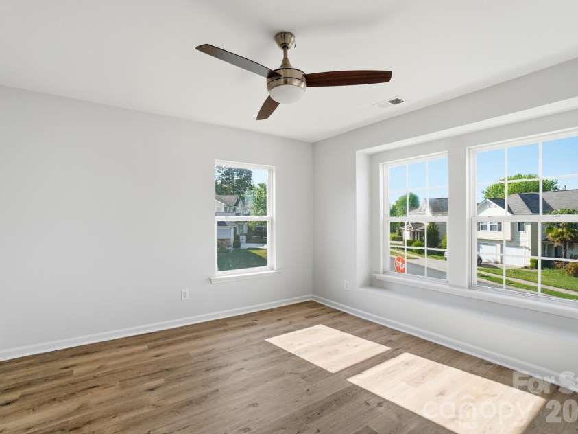 9713 Falling Stream Drive, Charlotte, NC 28214.  MLS# CAR4367748, YatesRealty ID 20617. 