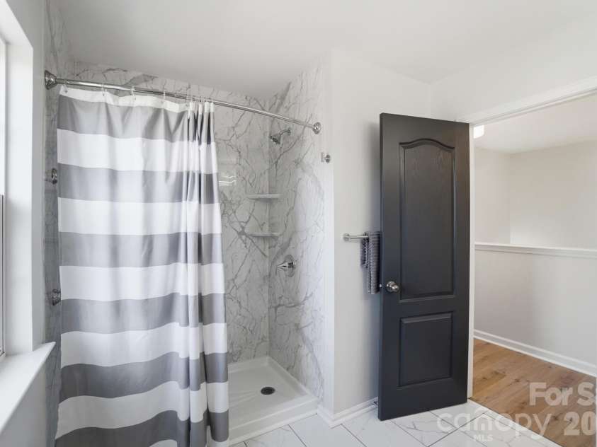9713 Falling Stream Drive, Charlotte, NC 28214.  MLS# CAR4367748, YatesRealty ID 20617. 