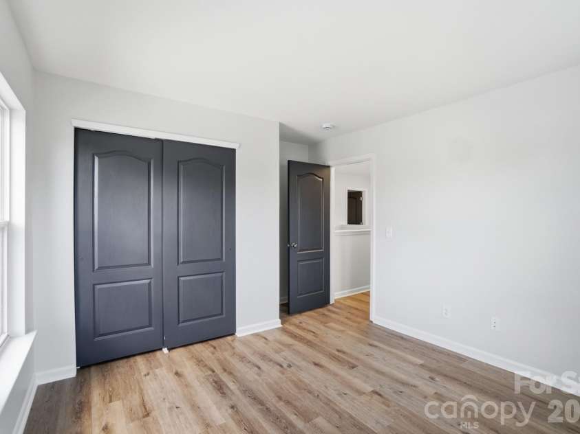 9713 Falling Stream Drive, Charlotte, NC 28214.  MLS# CAR4367748, YatesRealty ID 20617. 