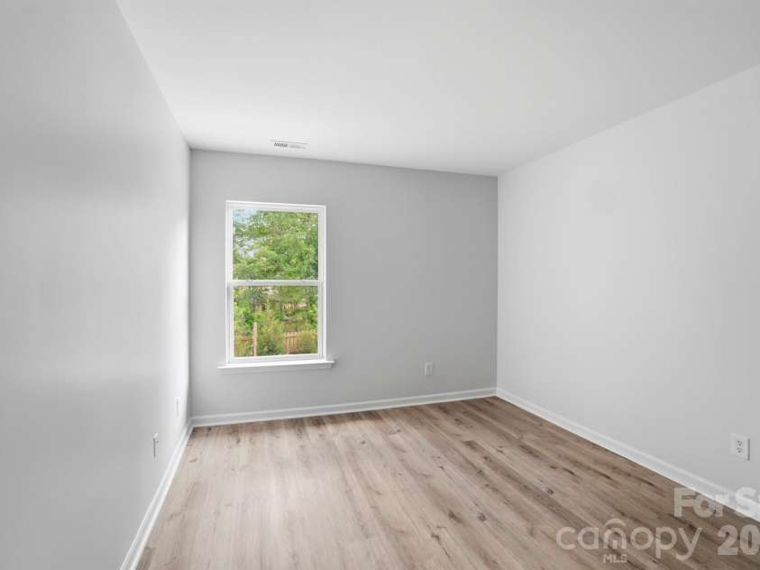 9713 Falling Stream Drive, Charlotte, NC 28214.  MLS# CAR4367748, YatesRealty ID 20617. 