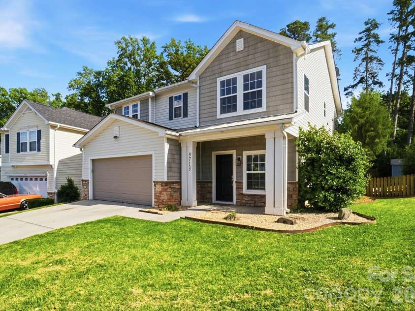 9713 Falling Stream Drive, Charlotte, NC 28214.  MLS# CAR4367748, YatesRealty ID 20617. 