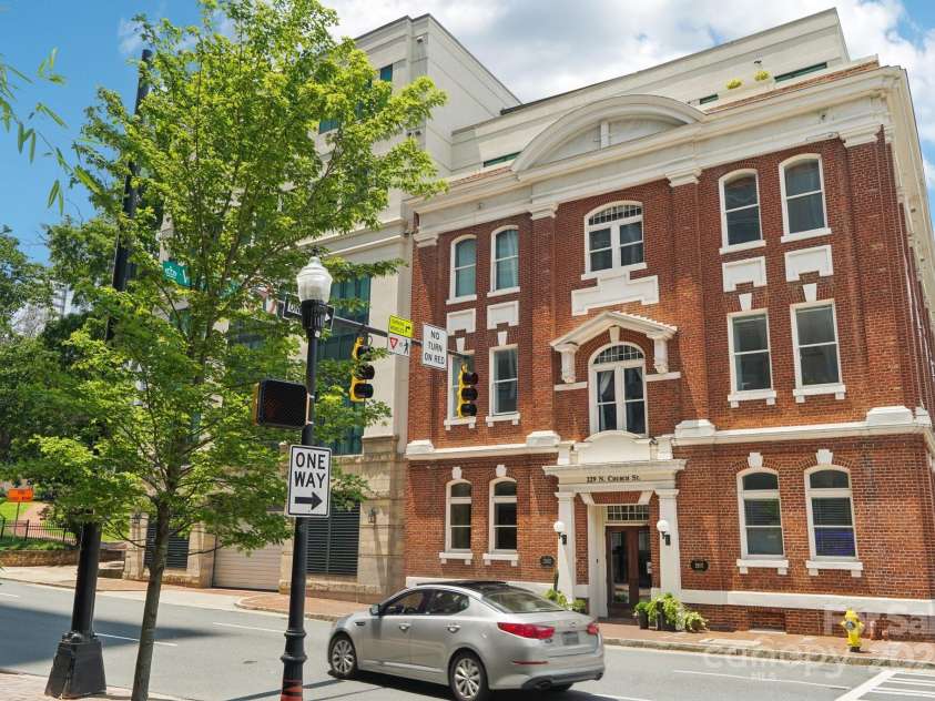 229 Church Street, Charlotte, NC 28202.  MLS# CAR4272254, YatesRealty ID 20618. 