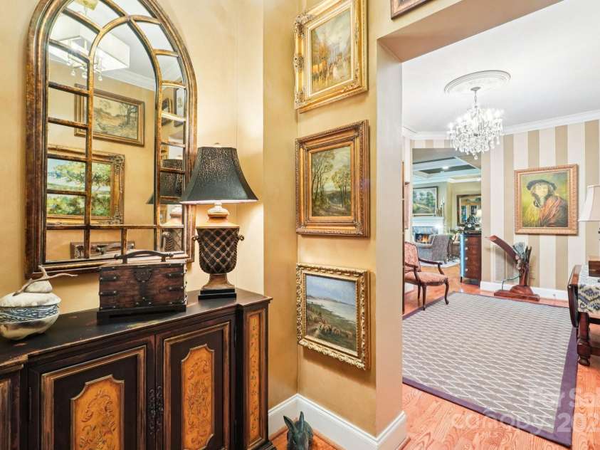 229 Church Street, Charlotte, NC 28202.  MLS# CAR4272254, YatesRealty ID 20618. 