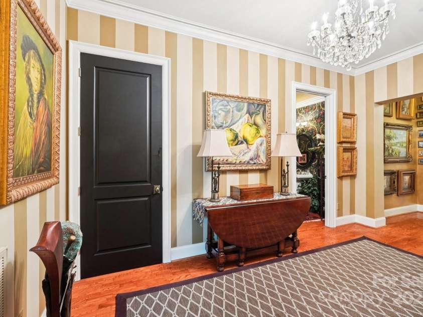 229 Church Street, Charlotte, NC 28202.  MLS# CAR4272254, YatesRealty ID 20618. 