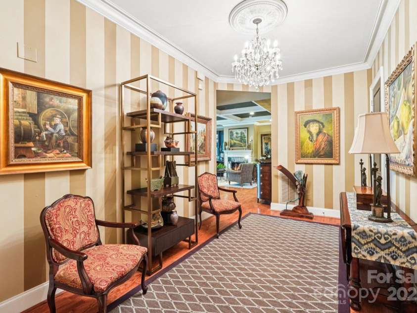 229 Church Street, Charlotte, NC 28202.  MLS# CAR4272254, YatesRealty ID 20618. 