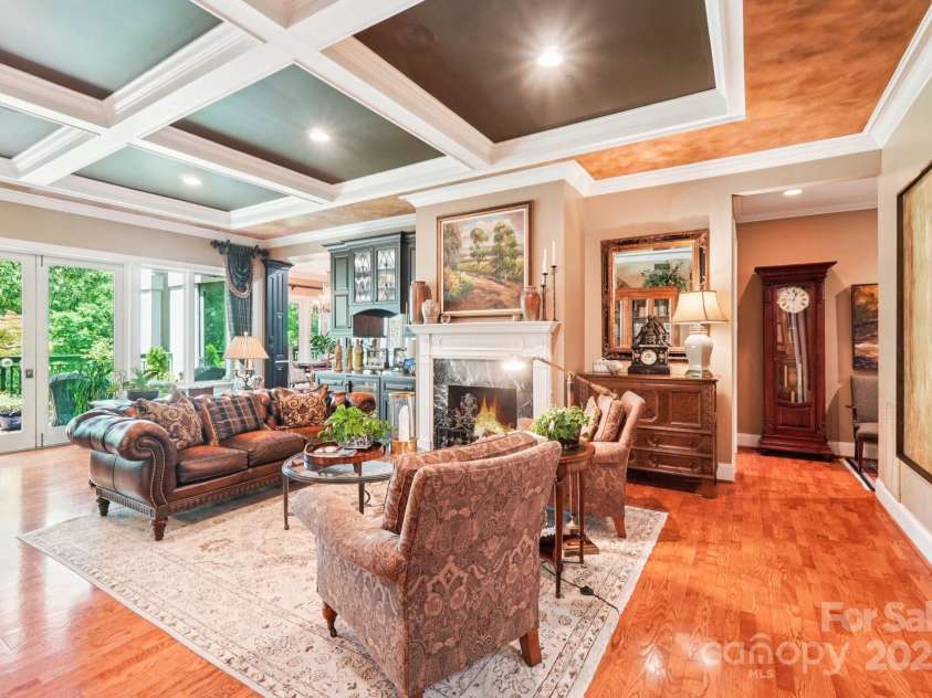 229 Church Street, Charlotte, NC 28202.  MLS# CAR4272254, YatesRealty ID 20618. 