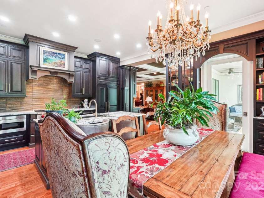 229 Church Street, Charlotte, NC 28202.  MLS# CAR4272254, YatesRealty ID 20618. 